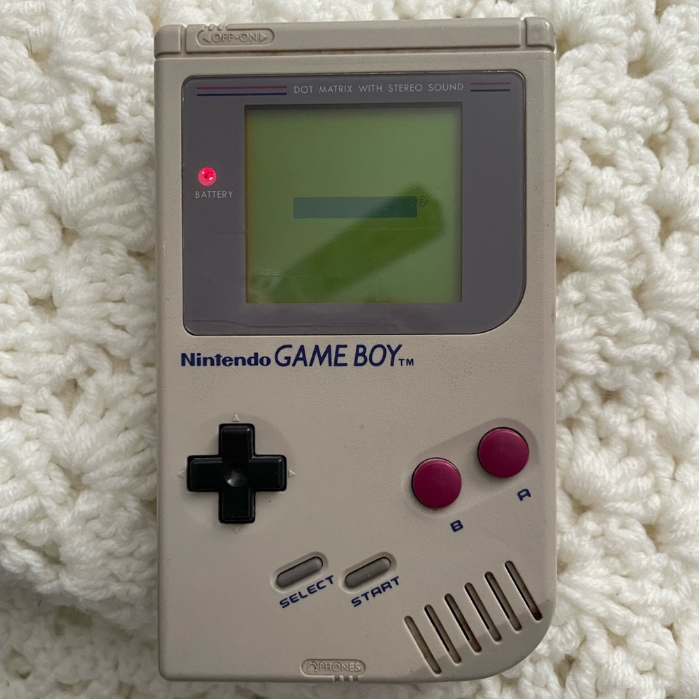 1989 game boy Nintendo - still works, see picture 1